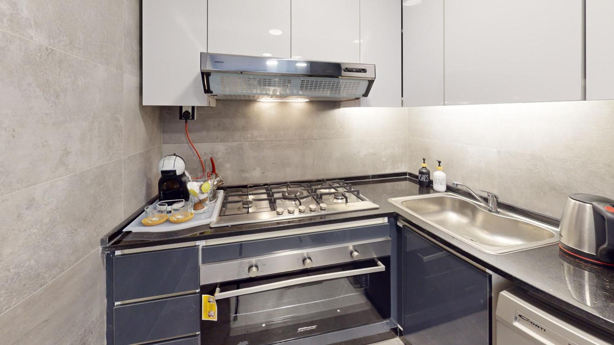 Al Fares Luxury Furnished Apartment-Damac Tower エクステリア 写真